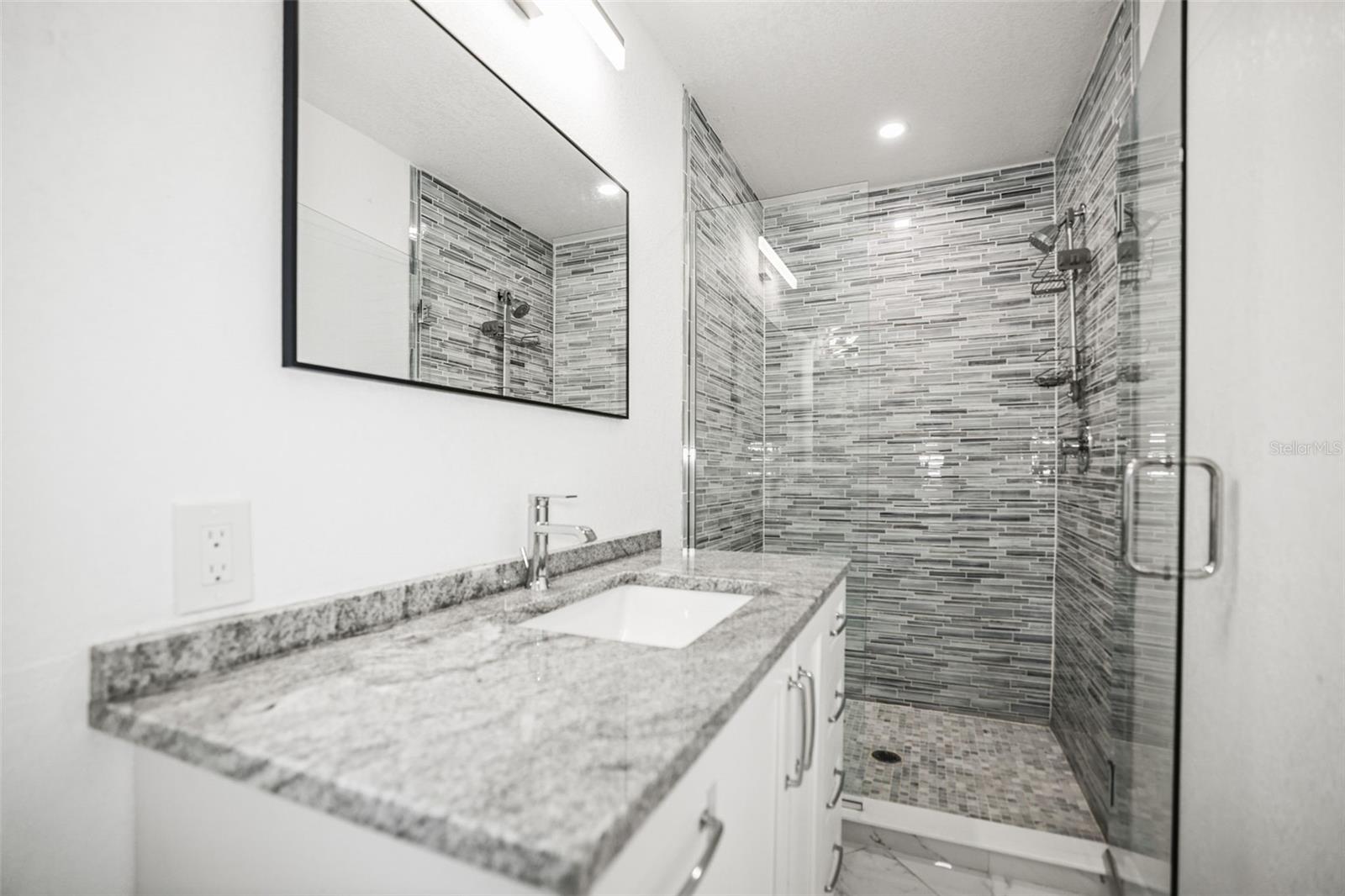 Image 19 of 44 For 1042 Idlewild Drive N