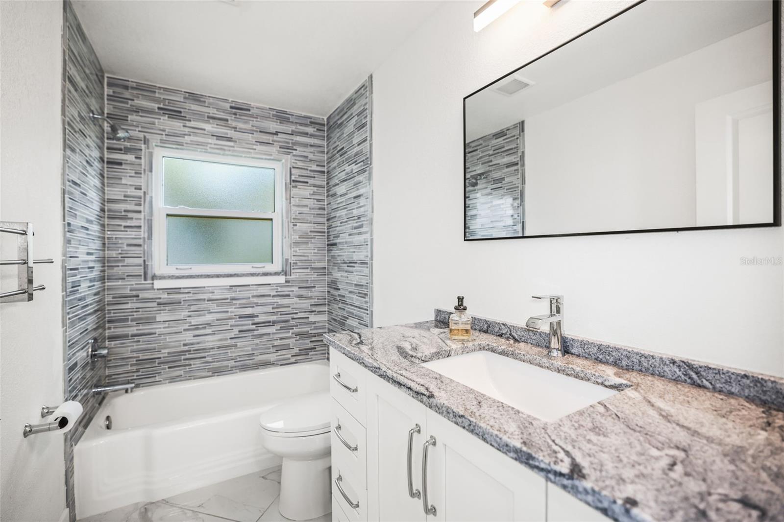 Image 20 of 44 For 1042 Idlewild Drive N