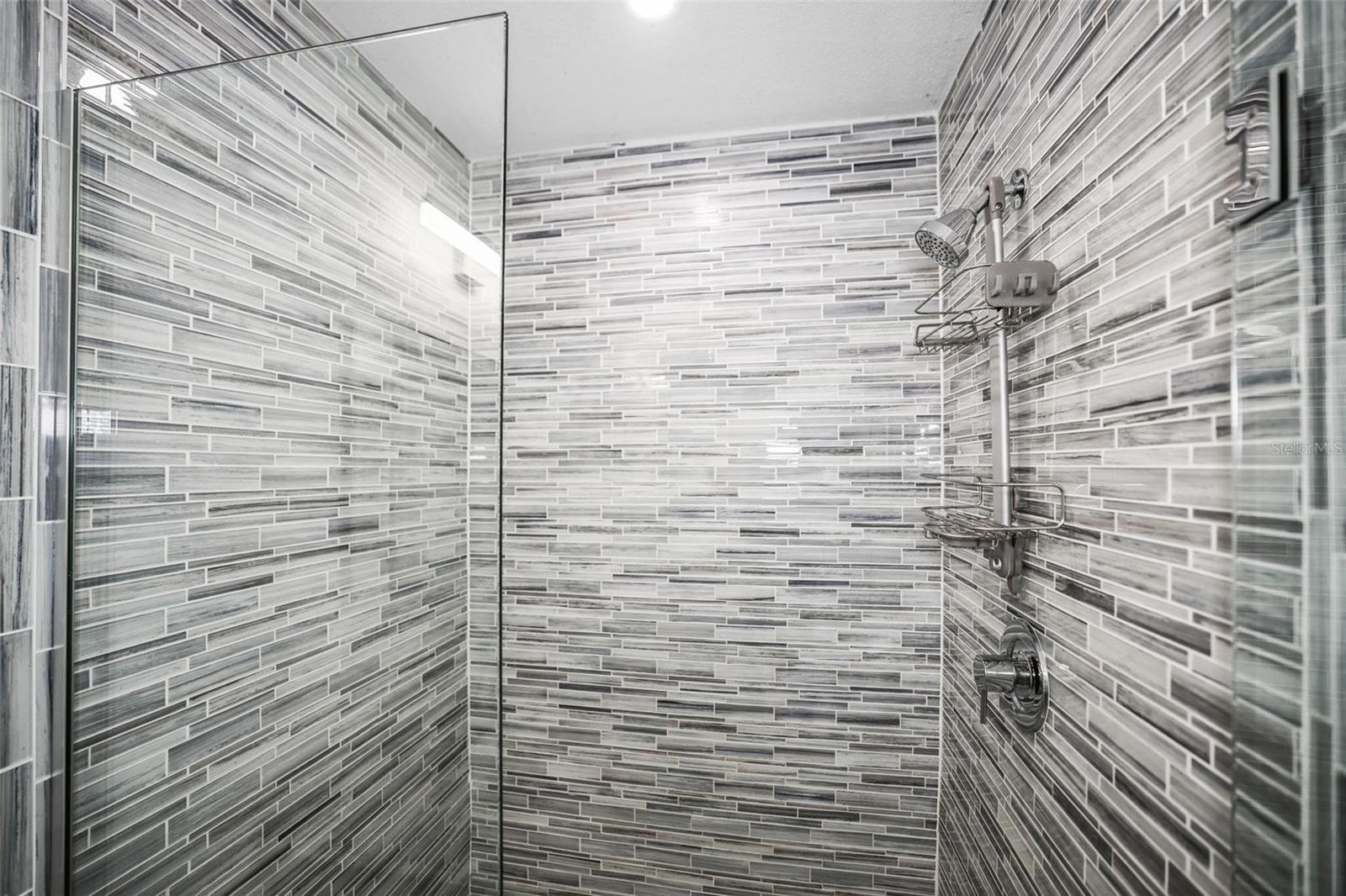 Image 21 of 44 For 1042 Idlewild Drive N