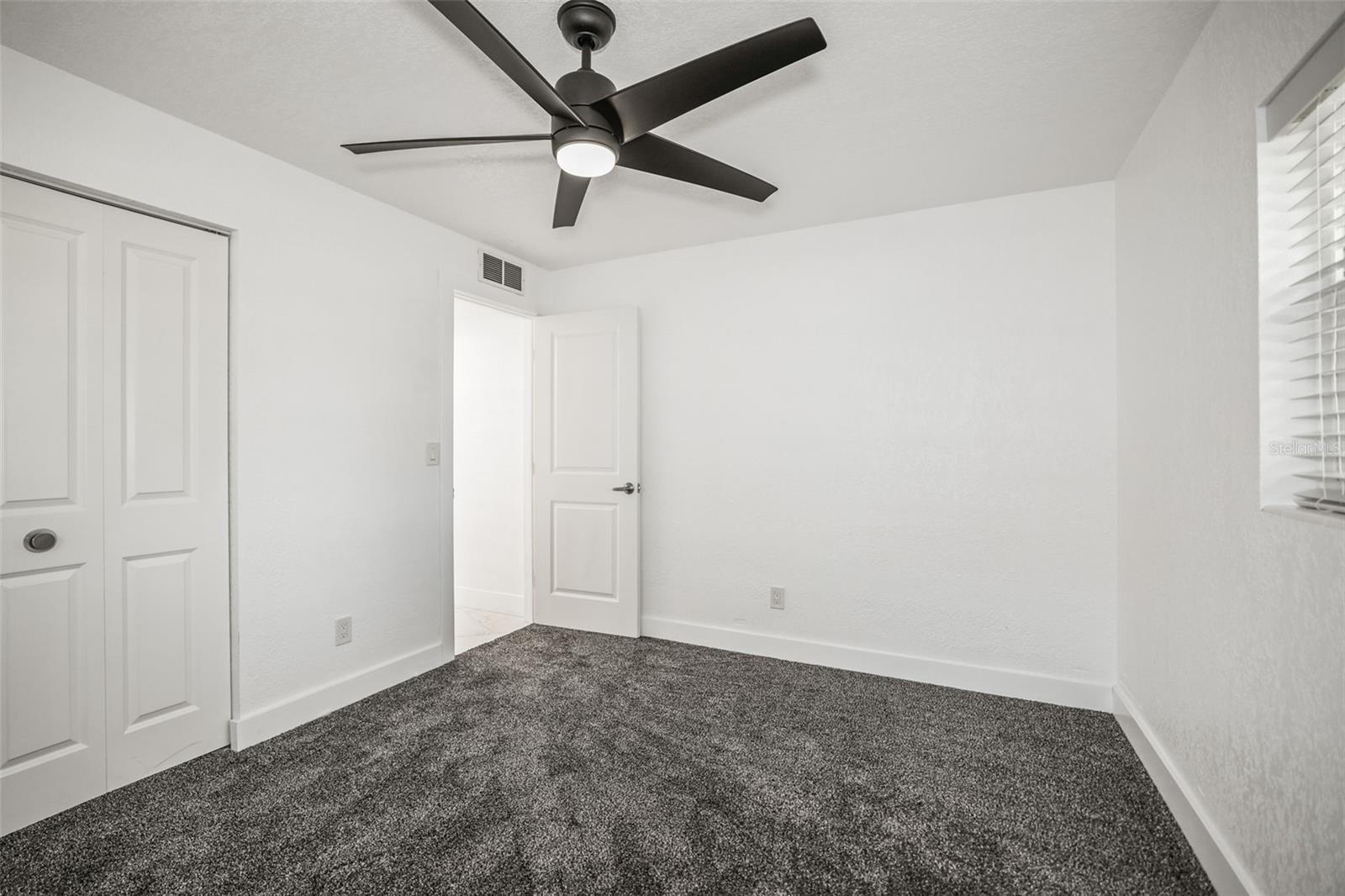 Image 23 of 44 For 1042 Idlewild Drive N