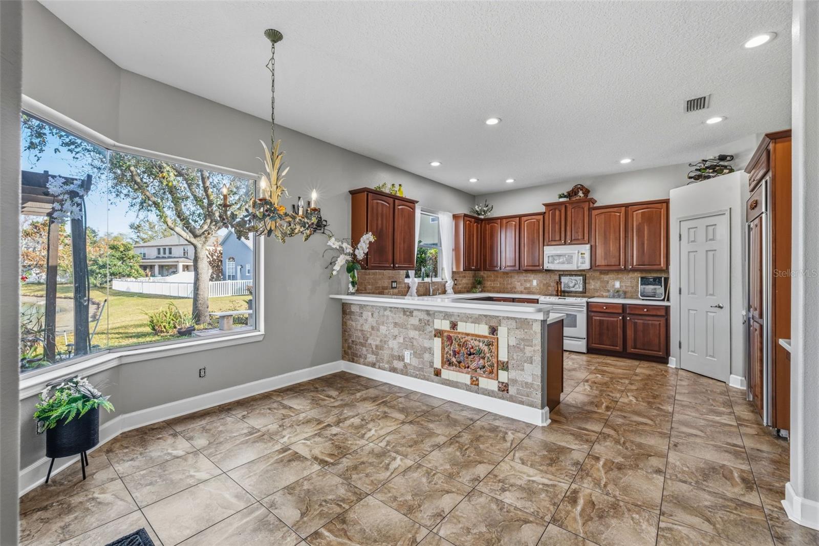 Listing photo id 9 for 5002 Hartwell Loop