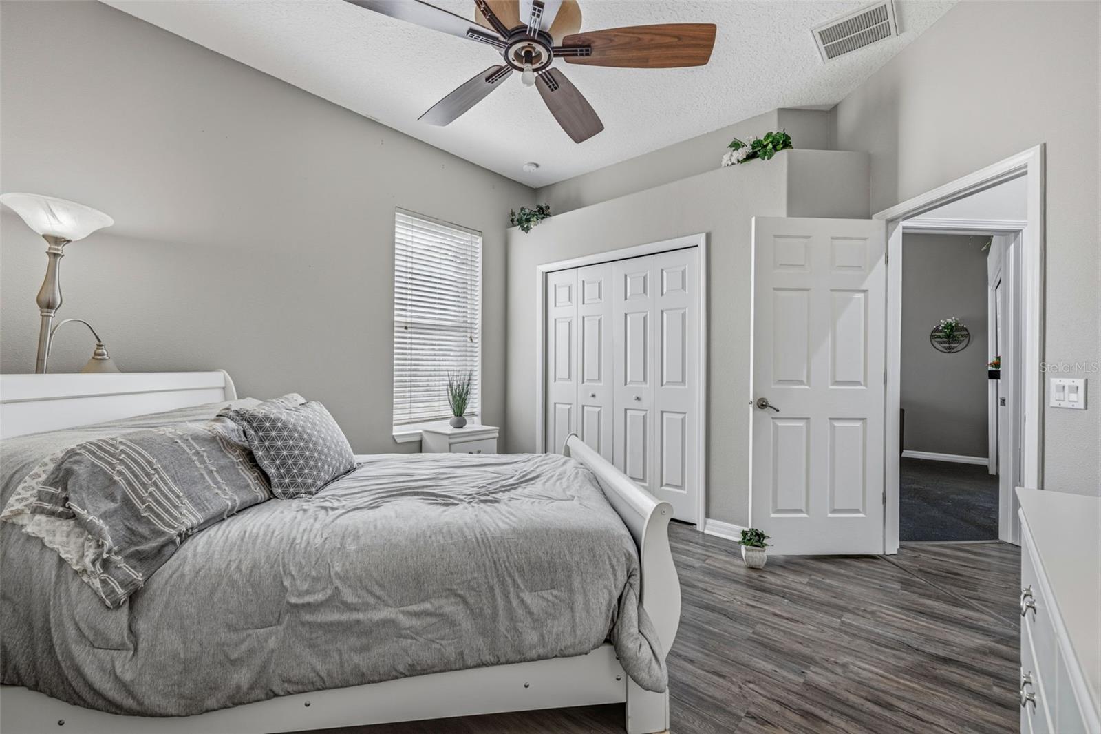 Listing photo id 22 for 5002 Hartwell Loop