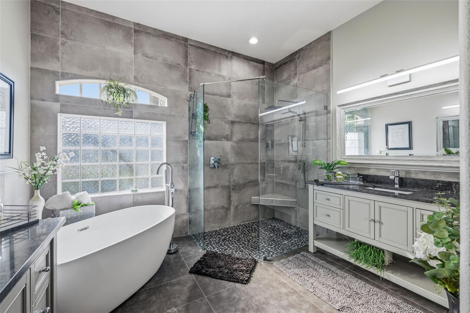 Listing photo id 24 for 5002 Hartwell Loop