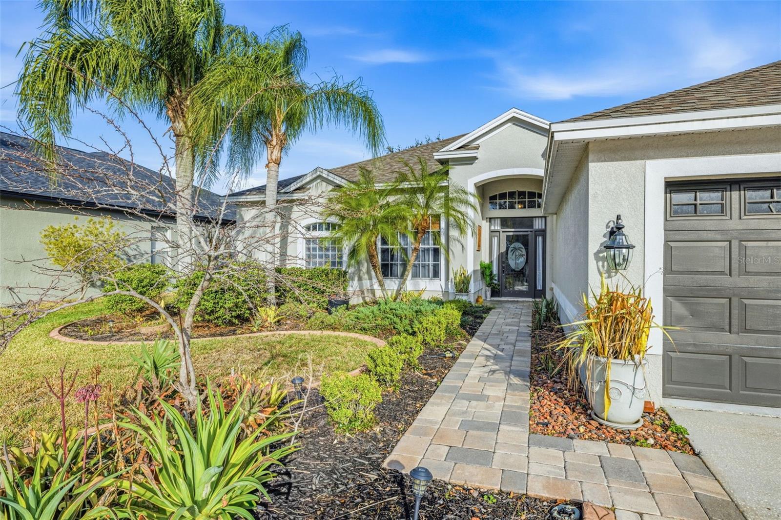 Listing photo id 1 for 5002 Hartwell Loop