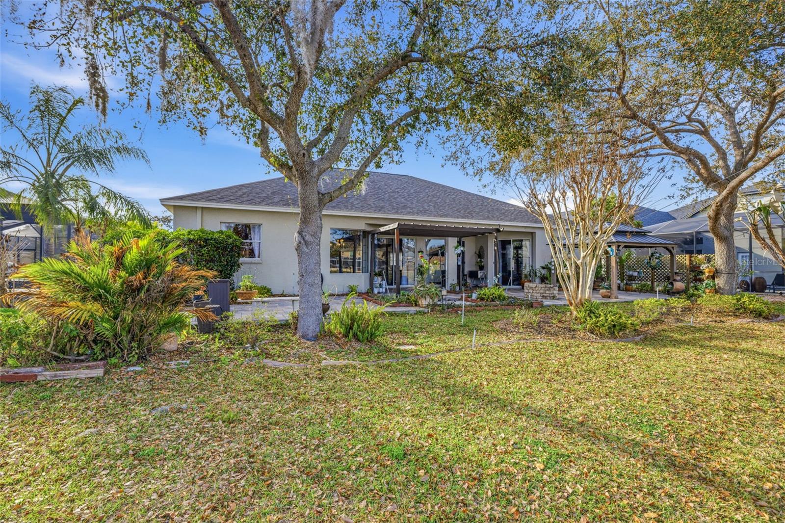 Listing photo id 2 for 5002 Hartwell Loop