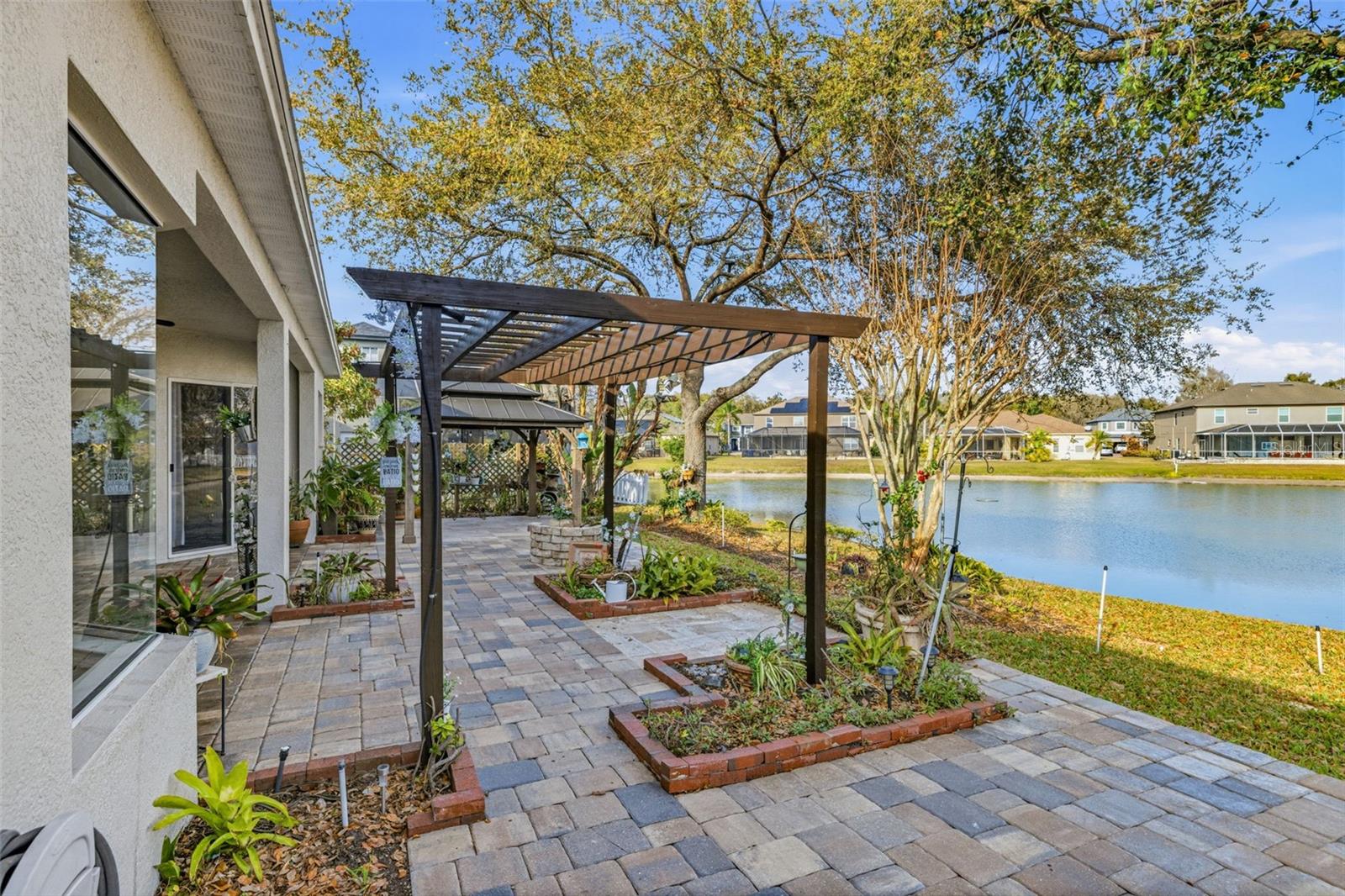 Listing photo id 3 for 5002 Hartwell Loop