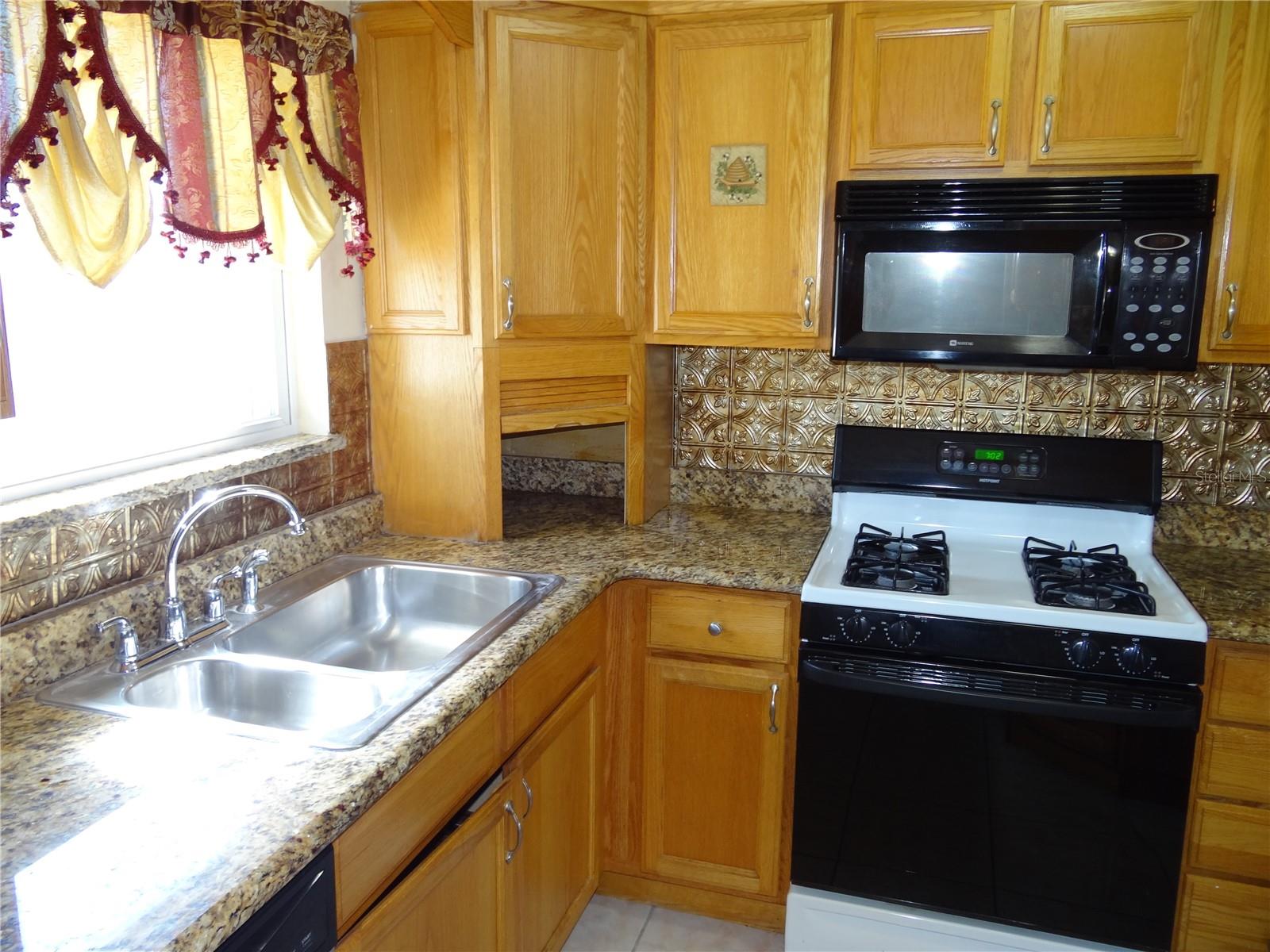 Image 4 of 29 For 5357 81st Street N 14