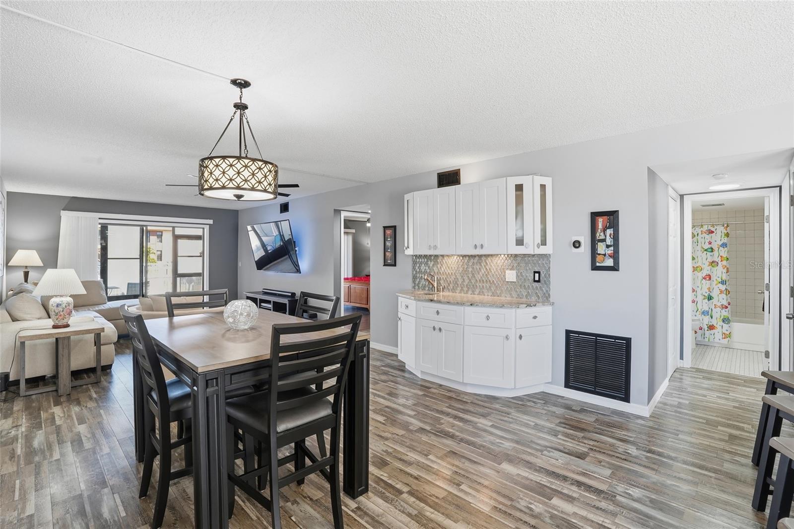 Image 10 of 40 For 1009 46th Lane 104