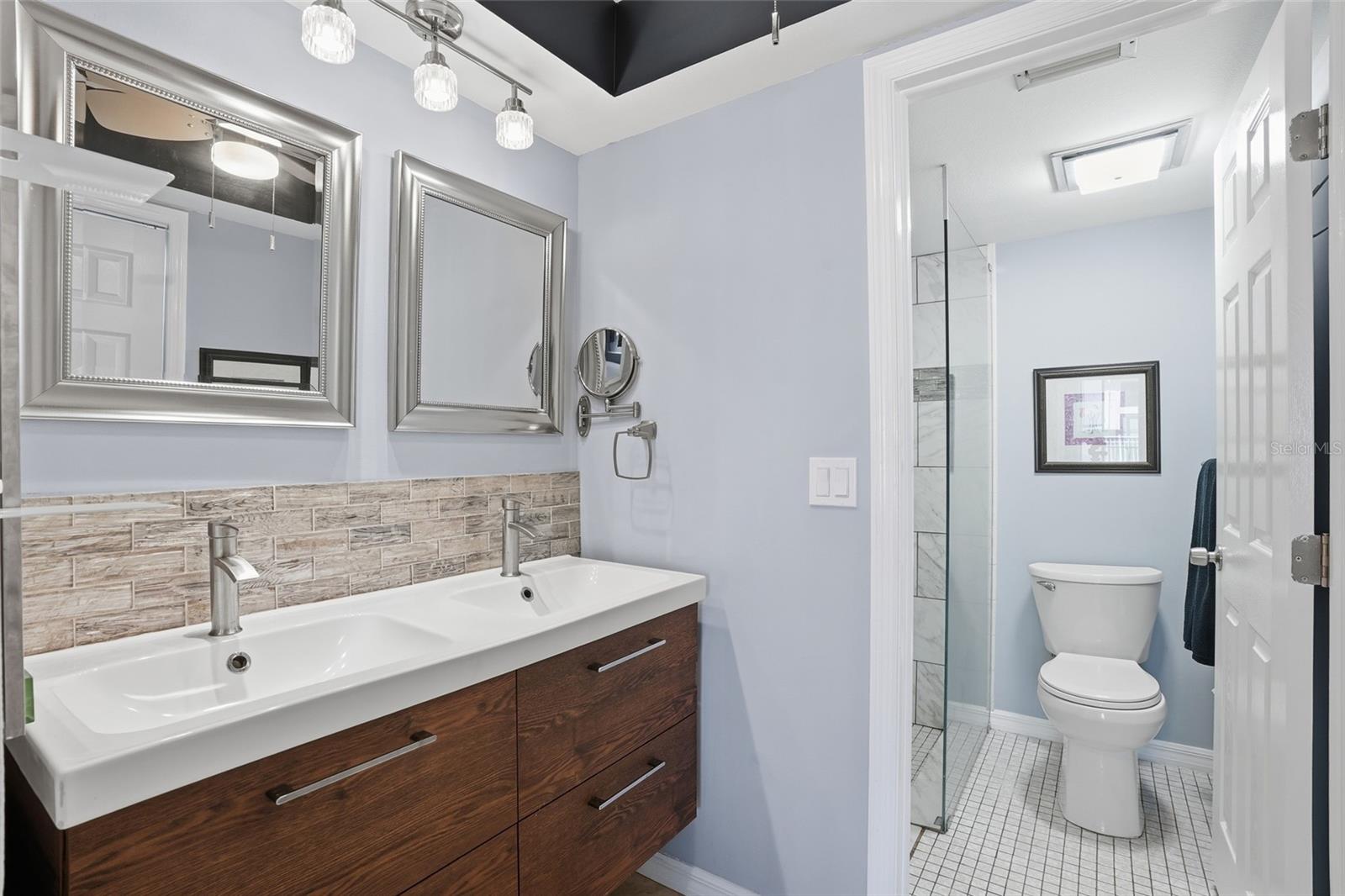 Image 19 of 40 For 1009 46th Lane 104