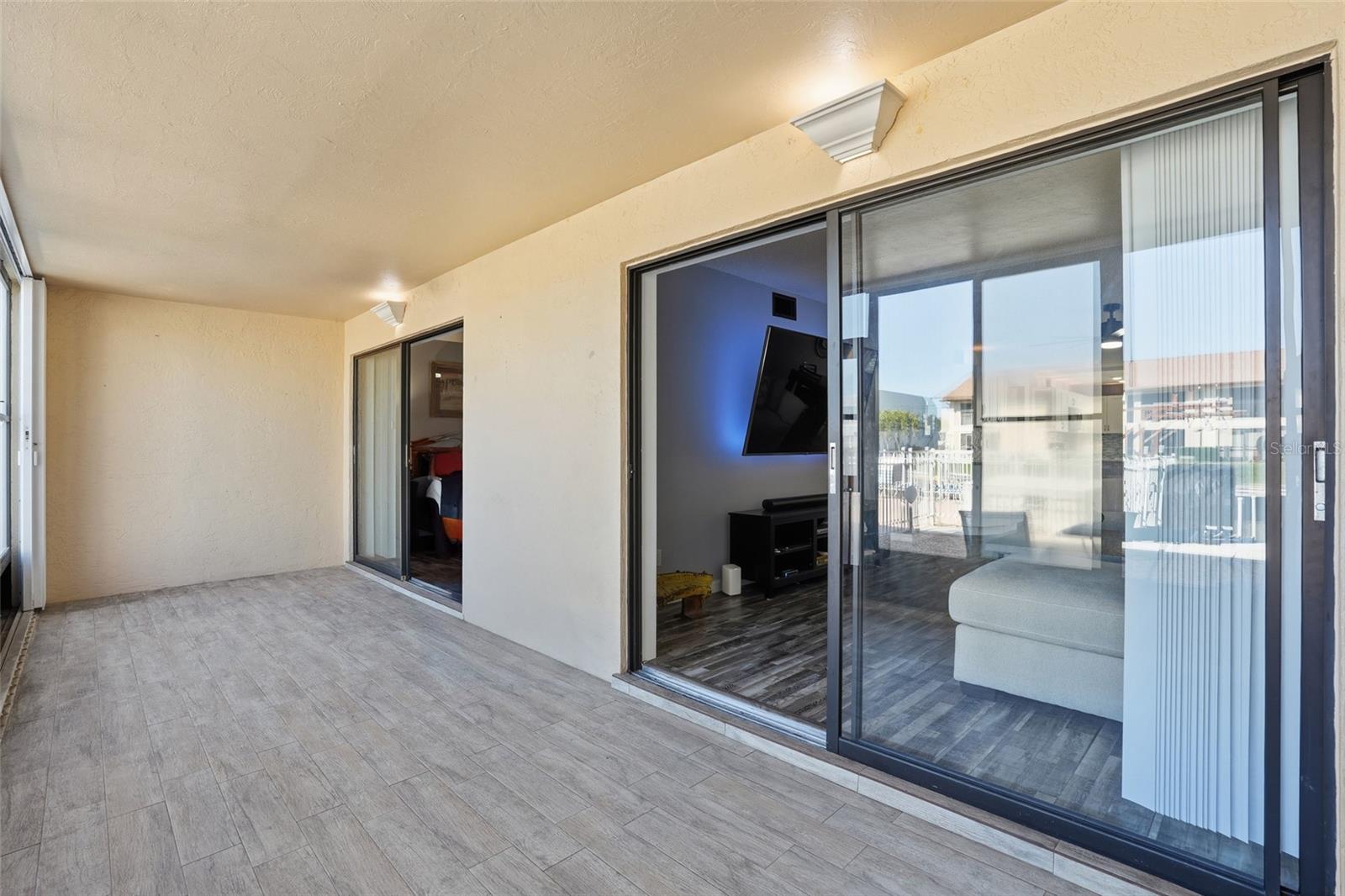 Image 23 of 40 For 1009 46th Lane 104