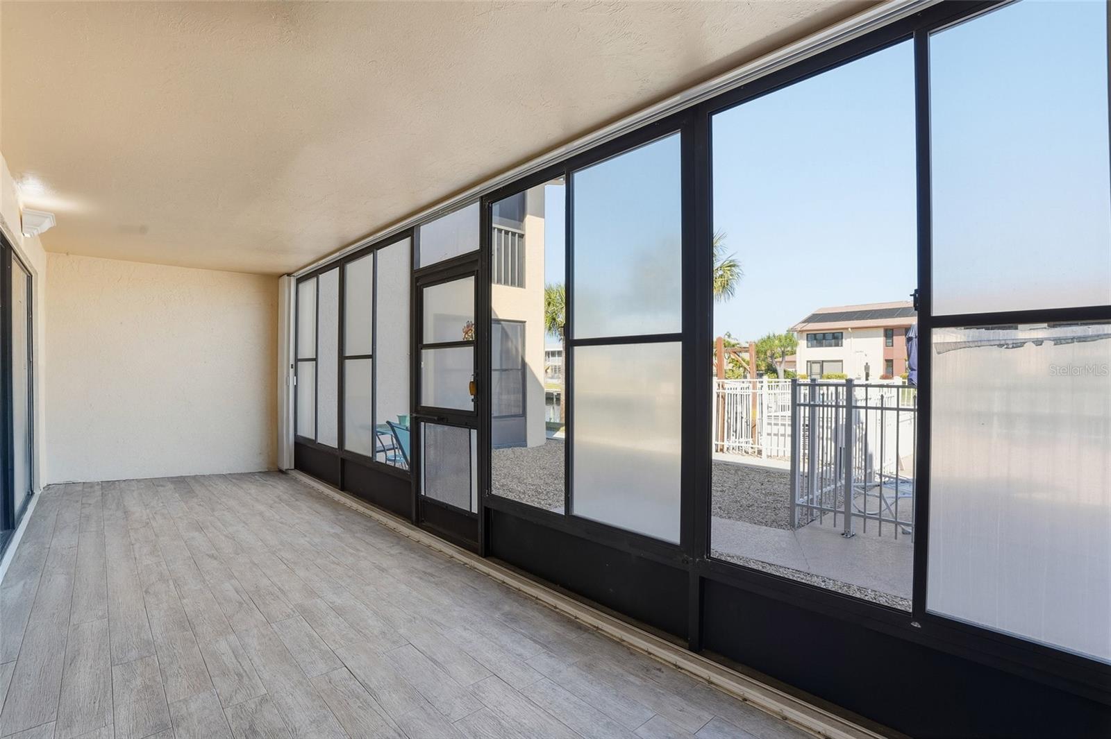 Image 25 of 40 For 1009 46th Lane 104