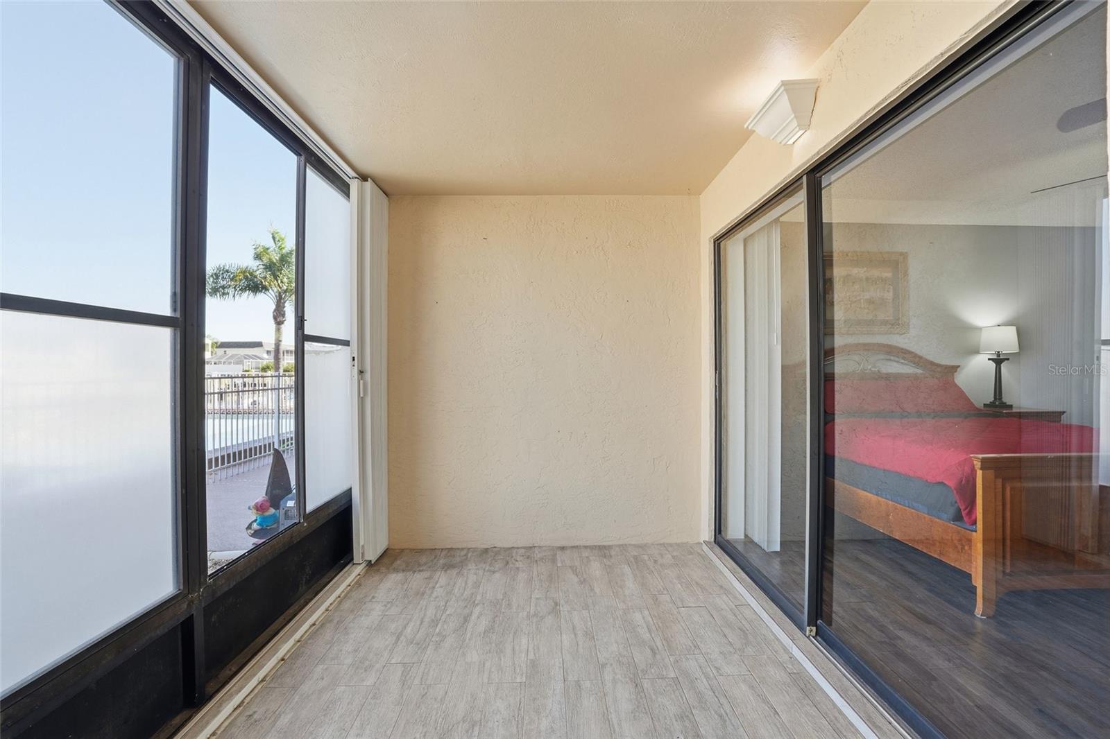 Image 27 of 40 For 1009 46th Lane 104