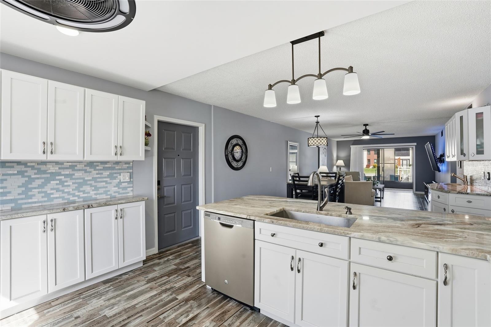 Image 7 of 40 For 1009 46th Lane 104