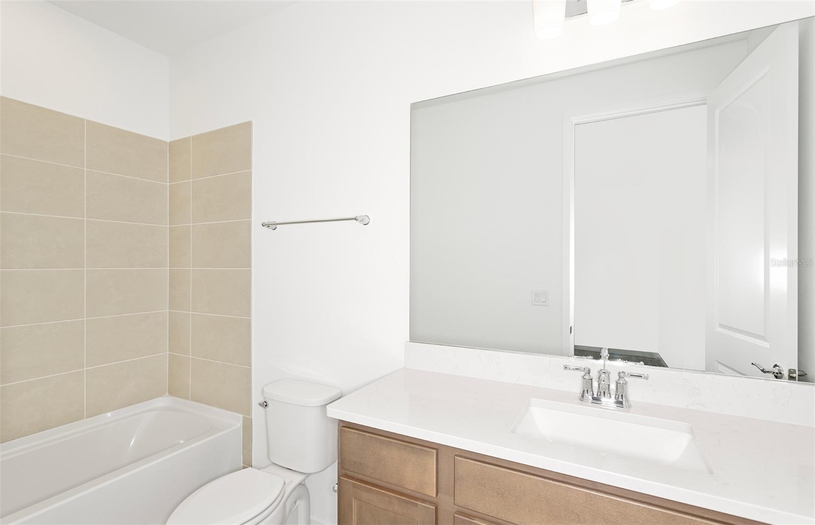 Listing photo id 17 for 9738 Autumn Ridge Avenue