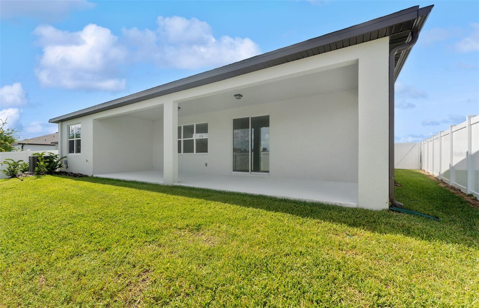 Listing photo id 19 for 9738 Autumn Ridge Avenue