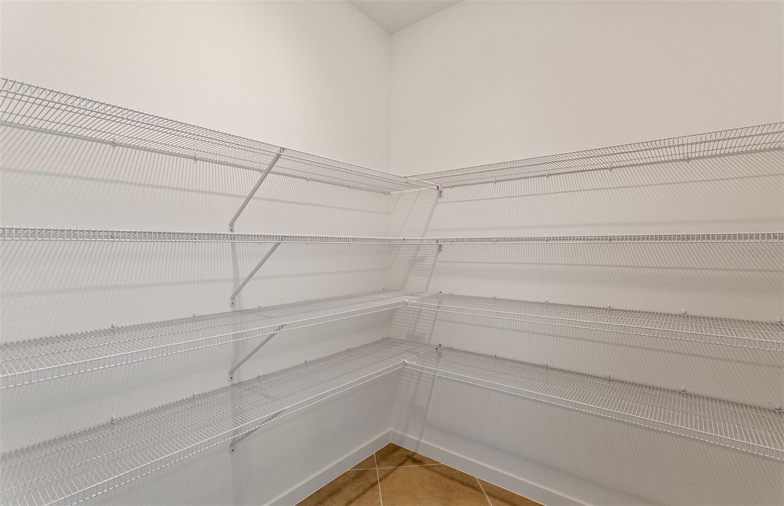 Listing photo id 5 for 9738 Autumn Ridge Avenue