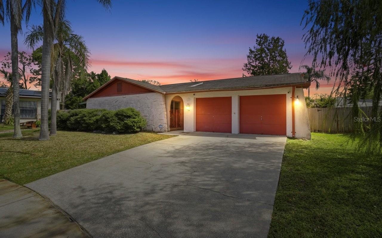 Listing photo id 0 for 7111 Halifax Court