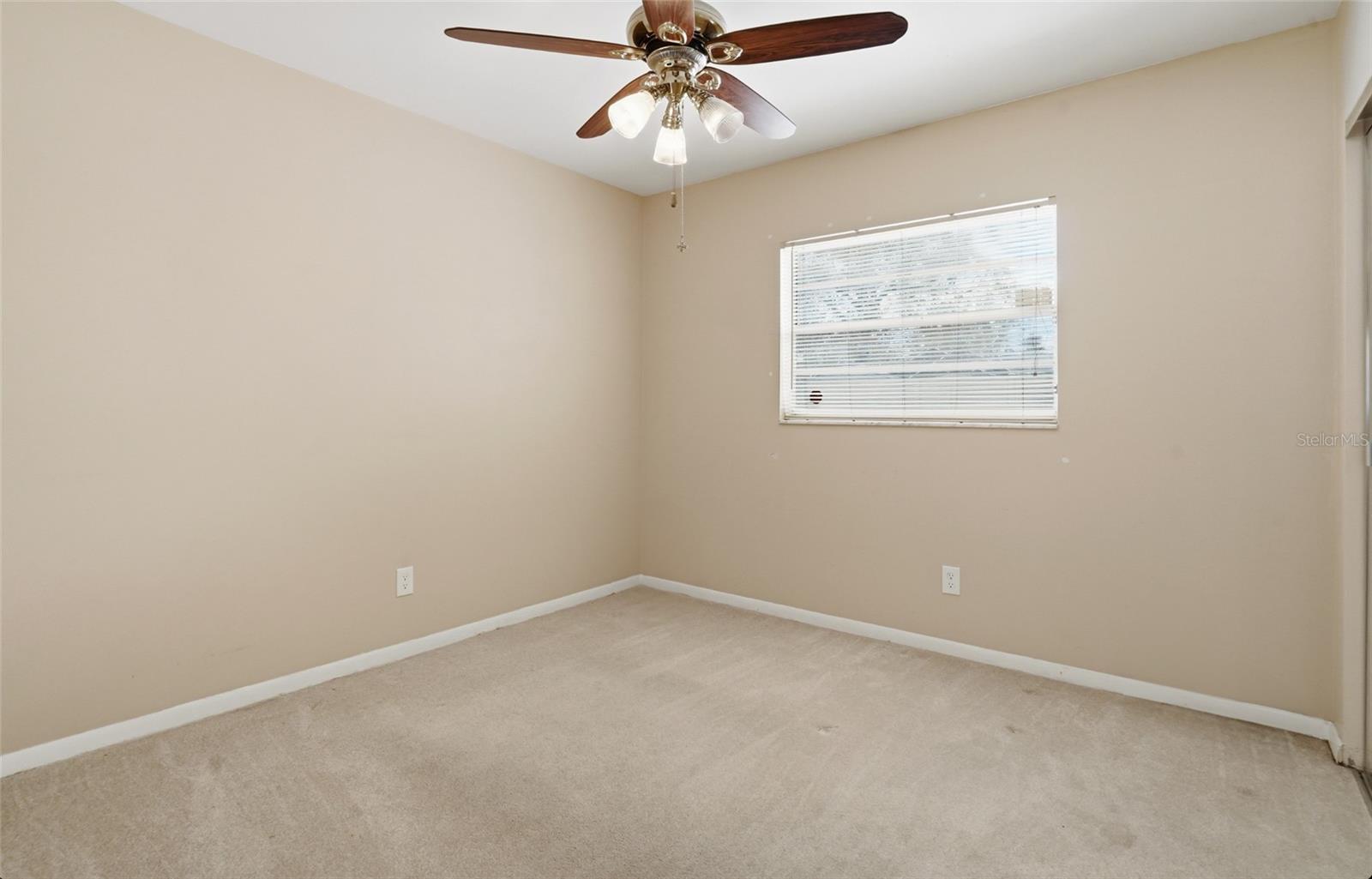 Listing photo id 20 for 7111 Halifax Court