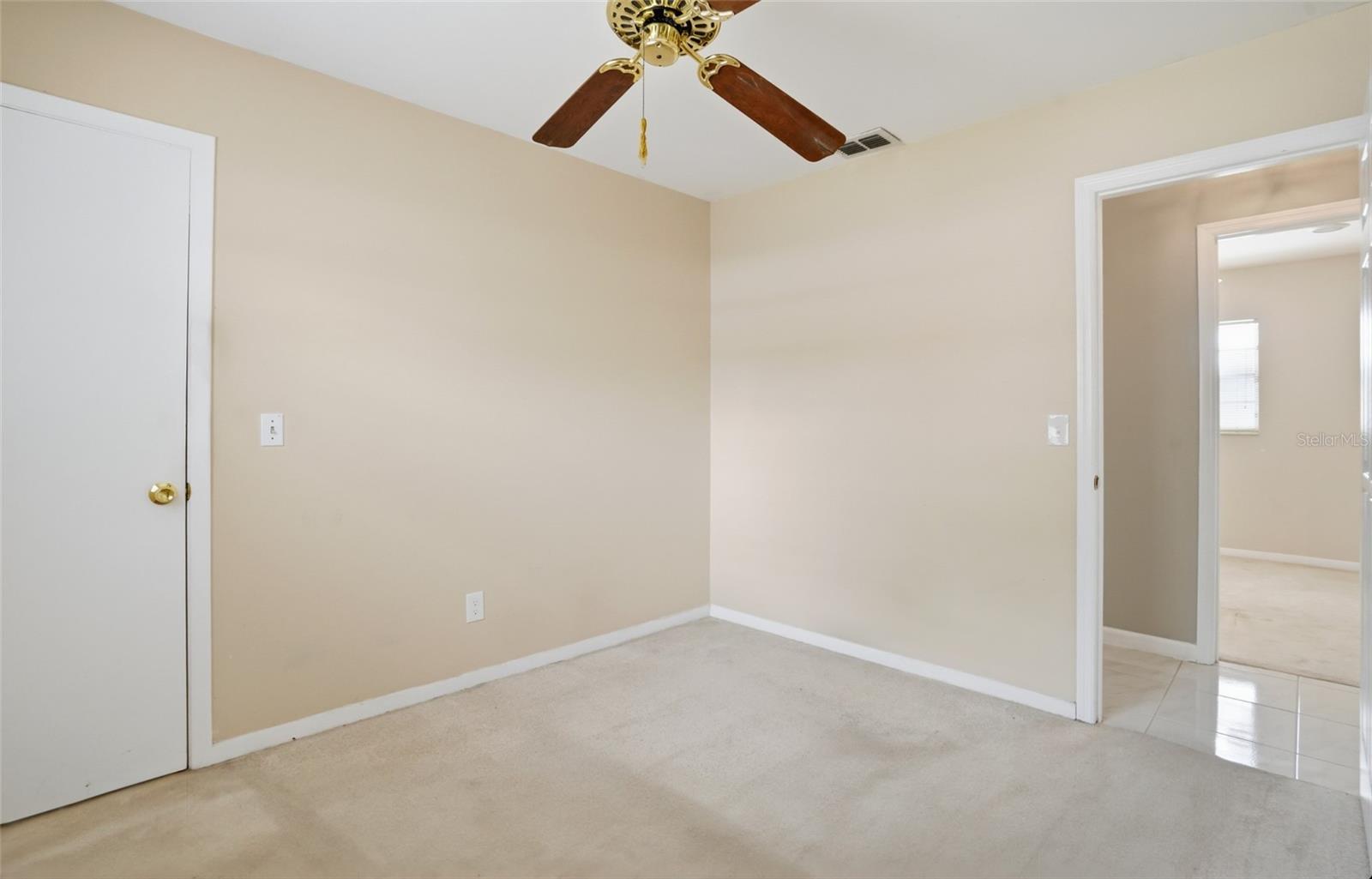 Listing photo id 23 for 7111 Halifax Court