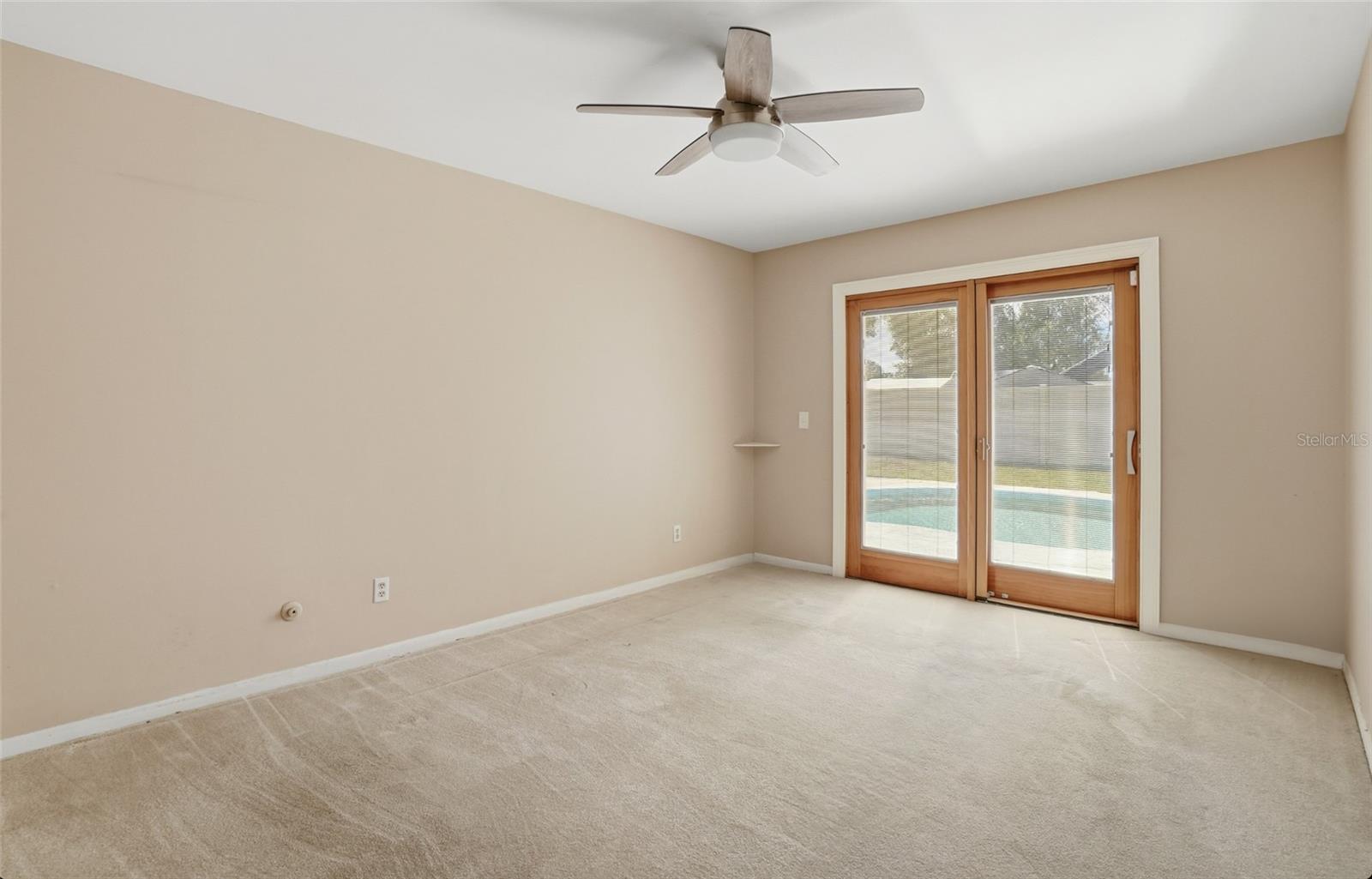 Listing photo id 24 for 7111 Halifax Court