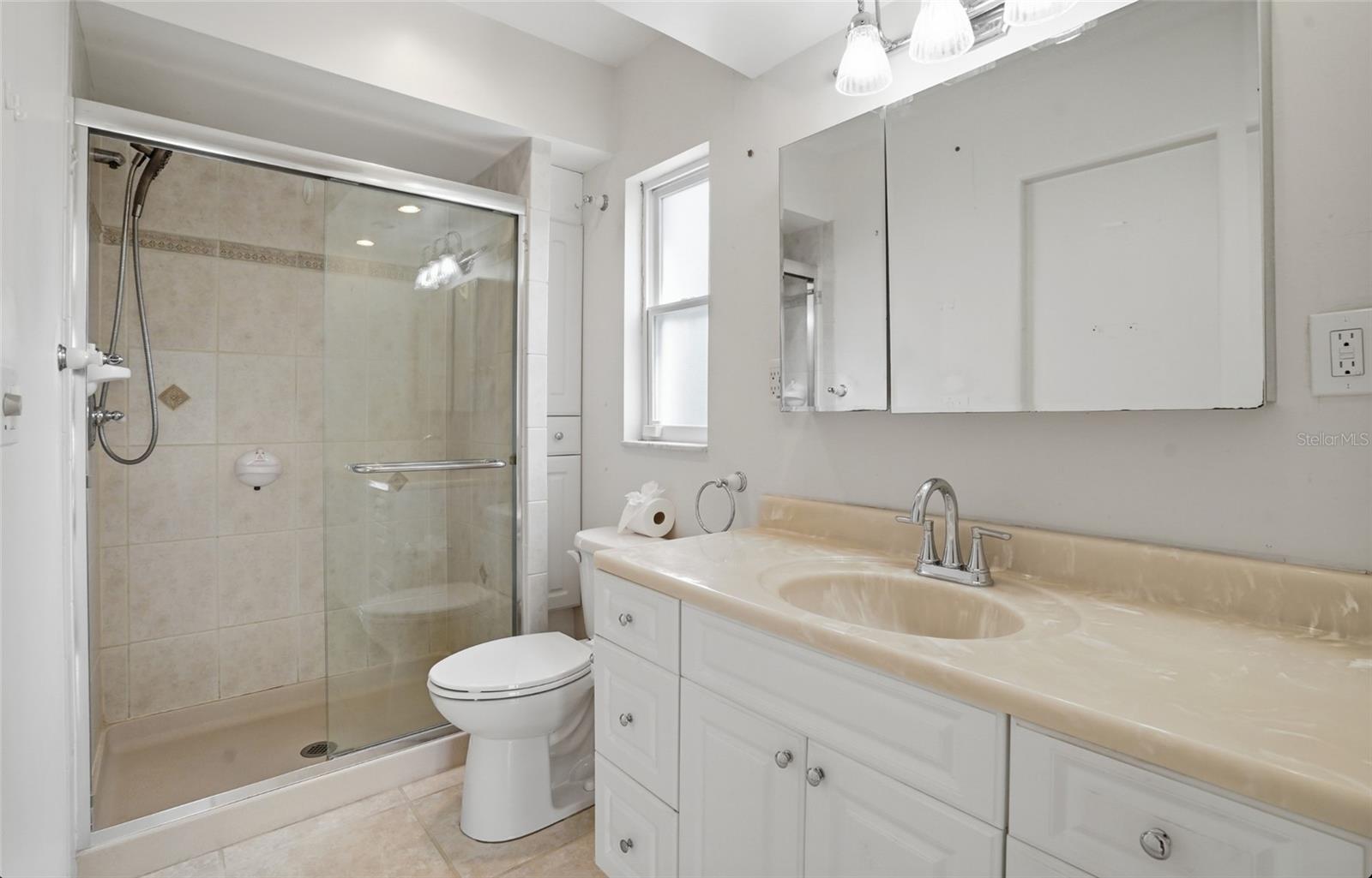 Listing photo id 26 for 7111 Halifax Court