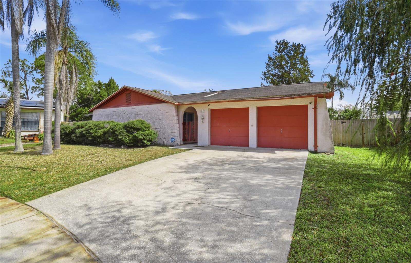 Listing photo id 1 for 7111 Halifax Court