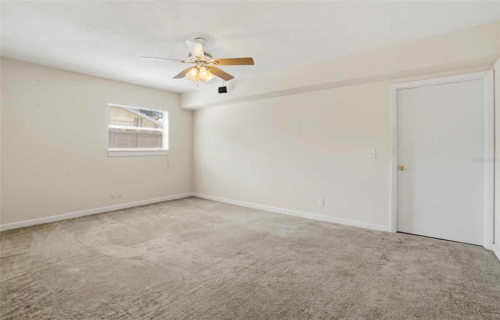 Listing photo id 29 for 7111 Halifax Court