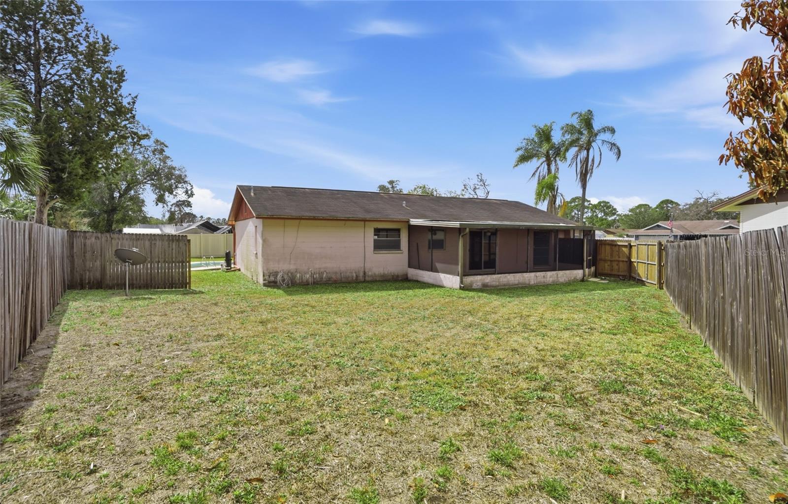 Listing photo id 36 for 7111 Halifax Court