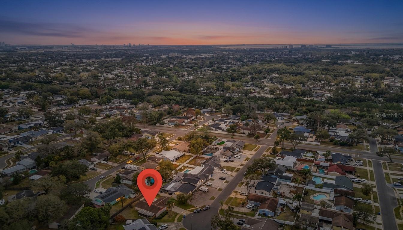 Listing photo id 42 for 7111 Halifax Court