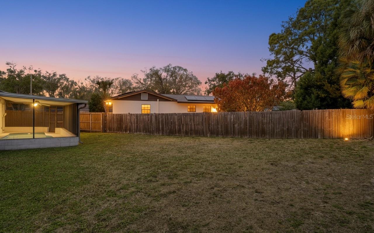 Listing photo id 43 for 7111 Halifax Court