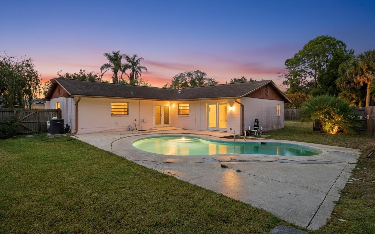 Listing photo id 45 for 7111 Halifax Court