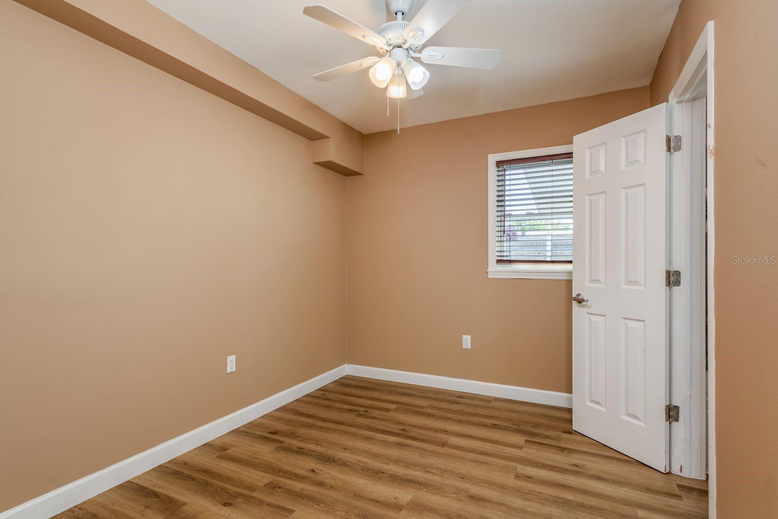 Image 16 of 25 For 1021 15th Avenue Nw