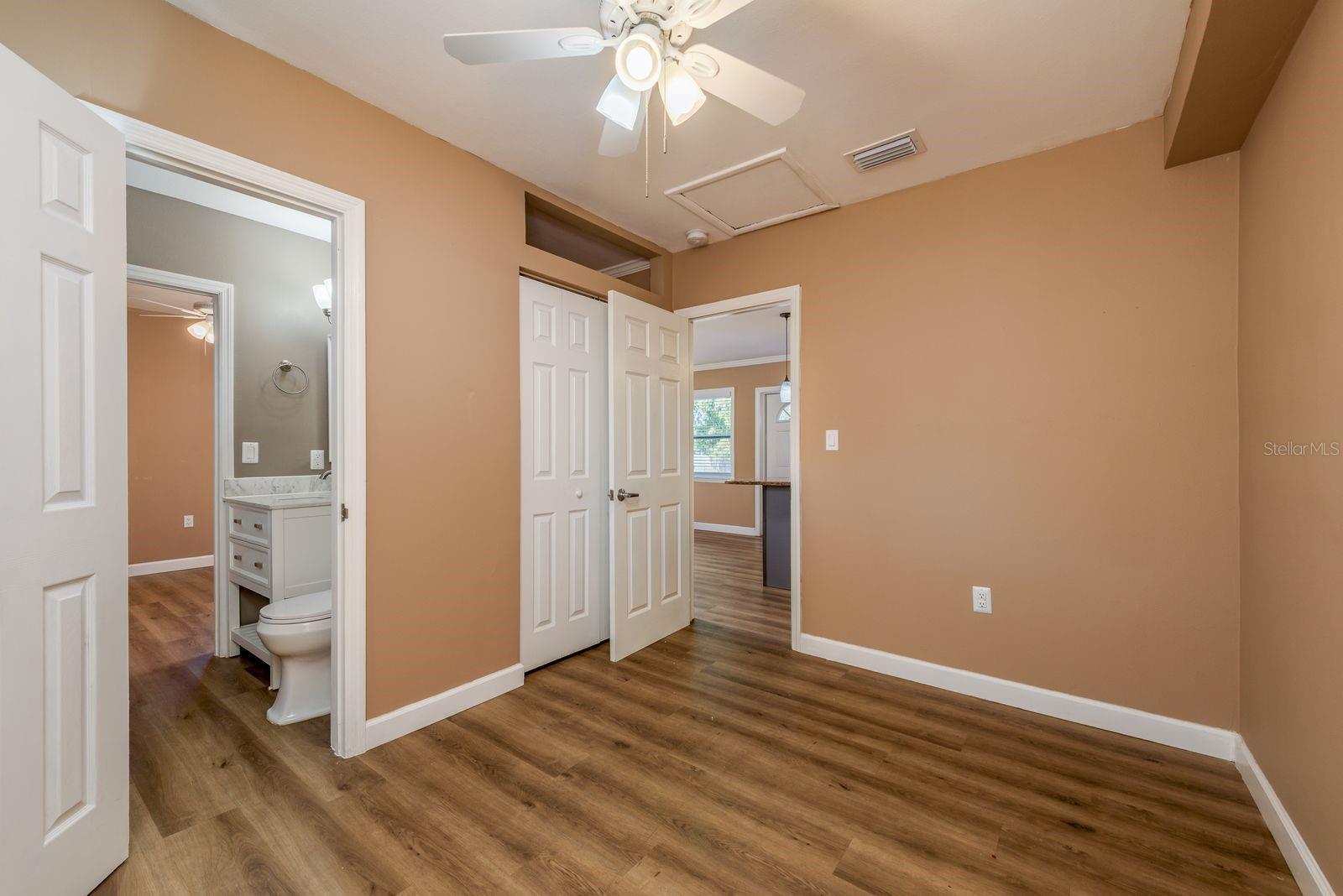 Image 17 of 25 For 1021 15th Avenue Nw