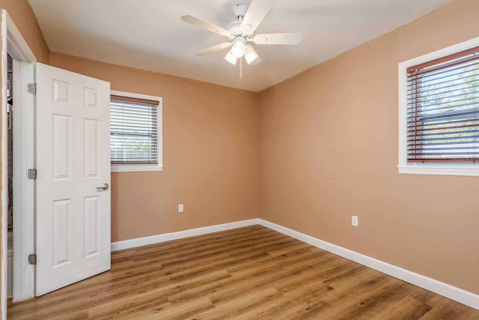 Image 19 of 25 For 1021 15th Avenue Nw