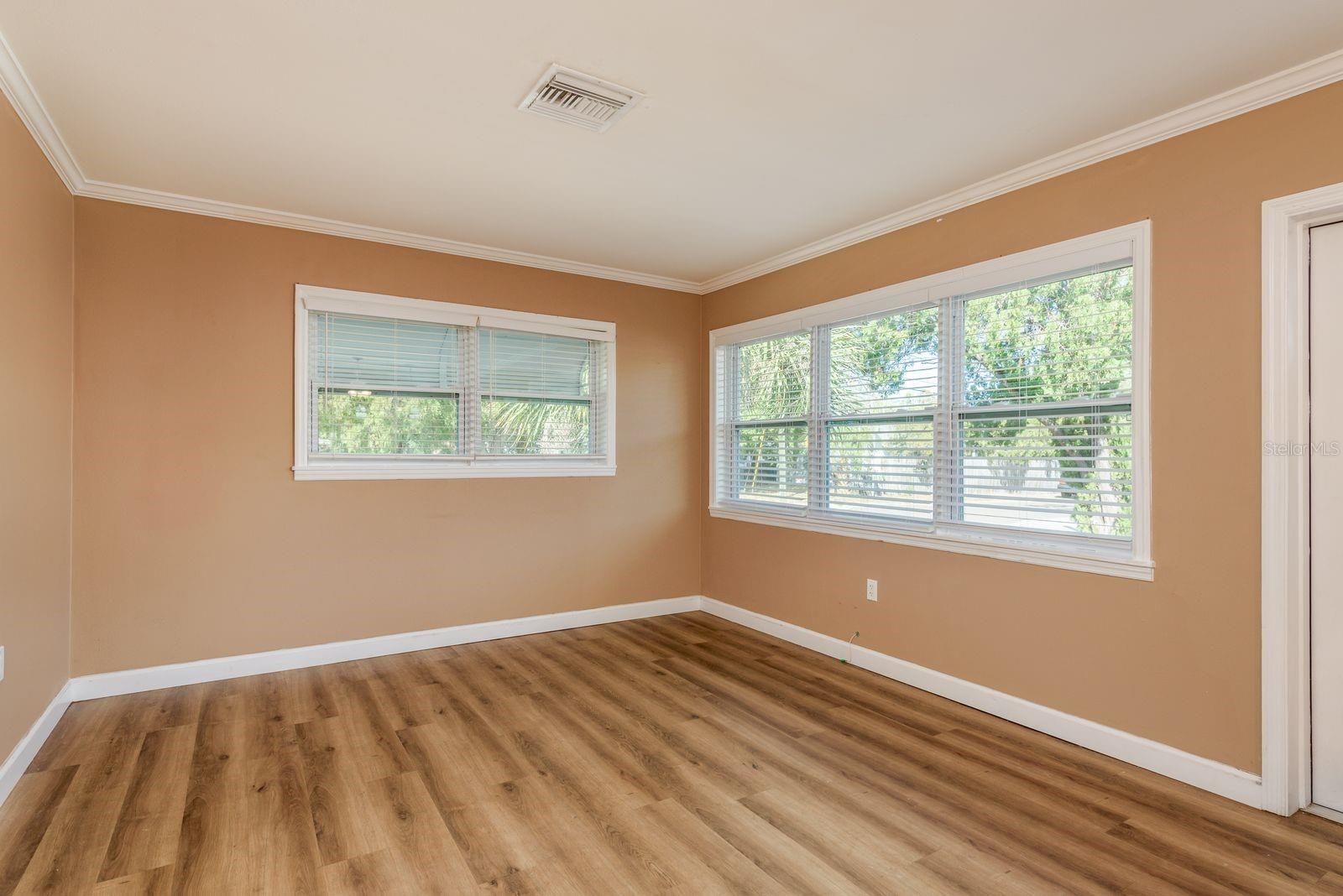 Image 5 of 25 For 1021 15th Avenue Nw