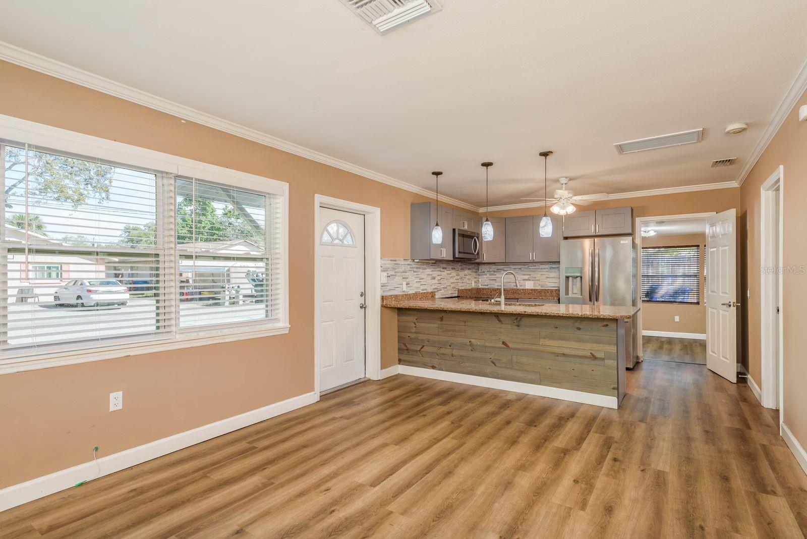 Image 6 of 25 For 1021 15th Avenue Nw