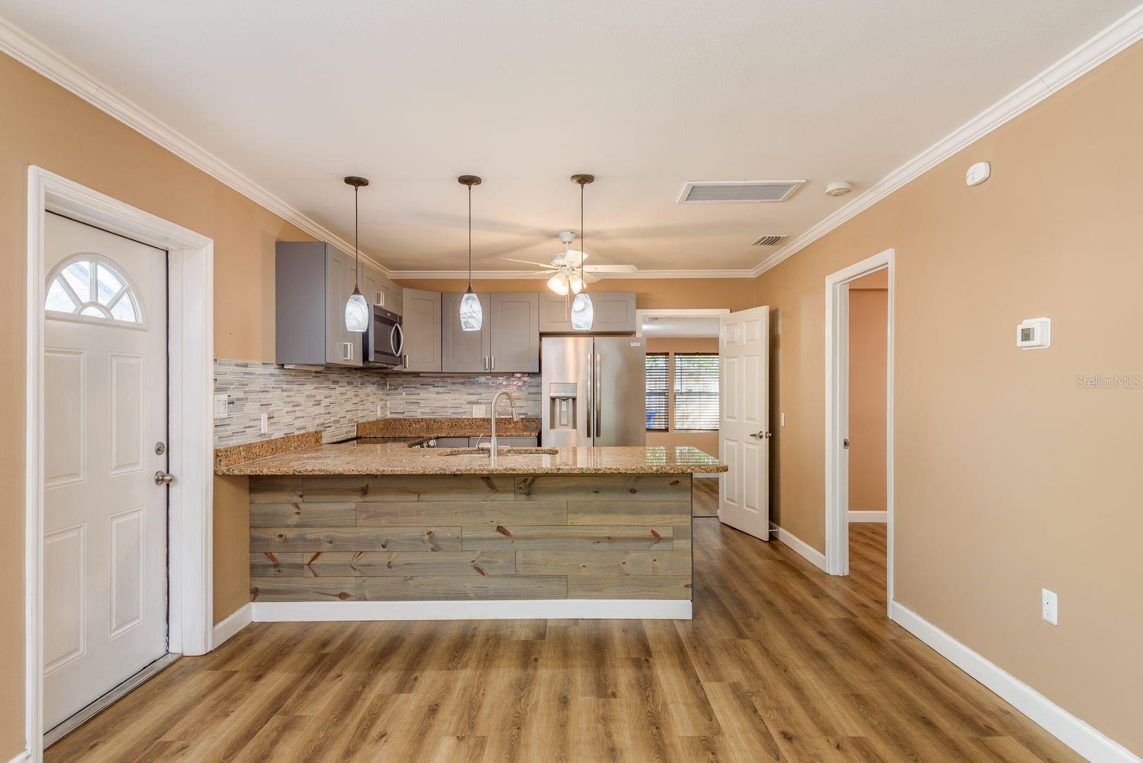 Image 7 of 25 For 1021 15th Avenue Nw