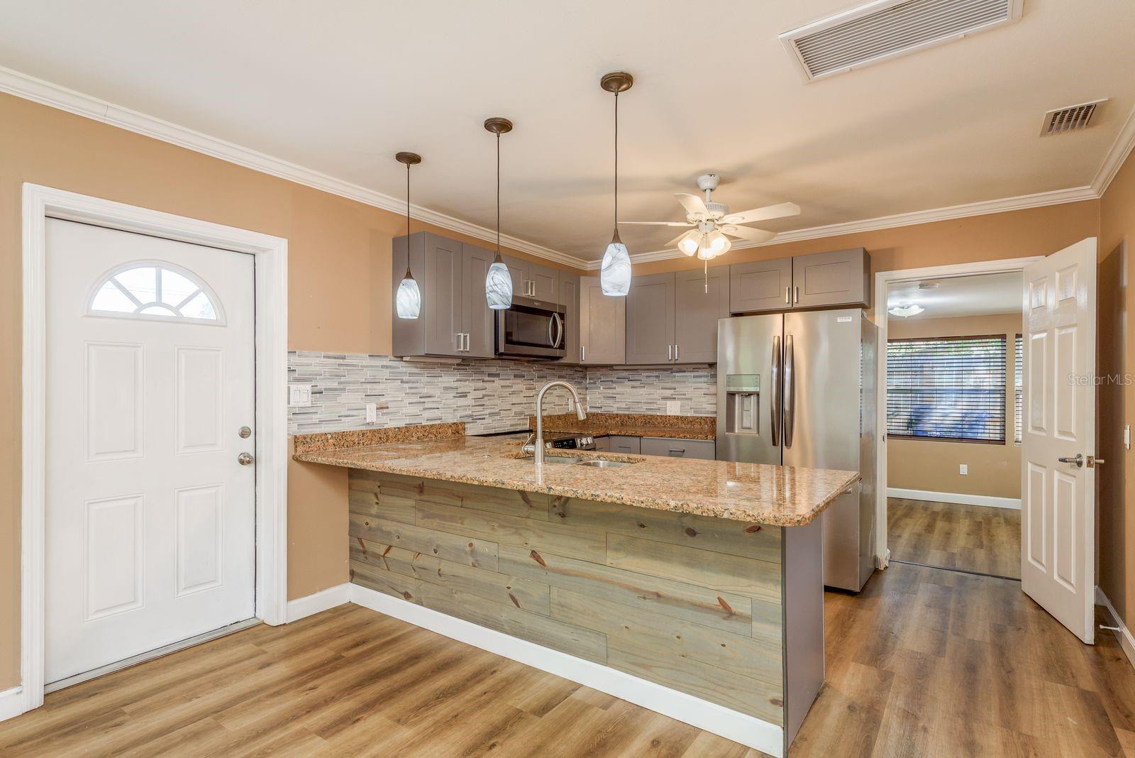 Image 8 of 25 For 1021 15th Avenue Nw