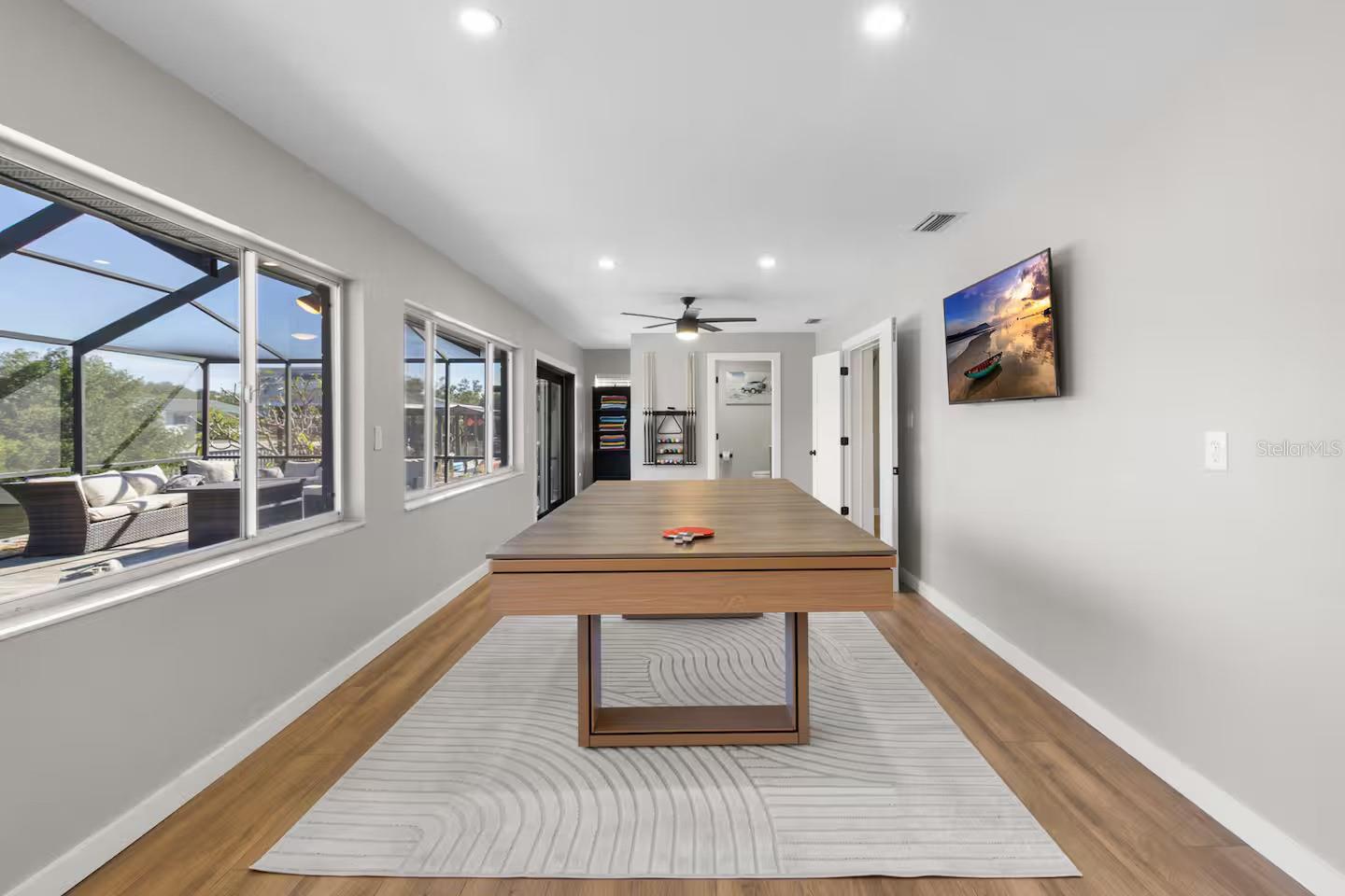 Listing photo id 11 for 824 Seabreeze Drive