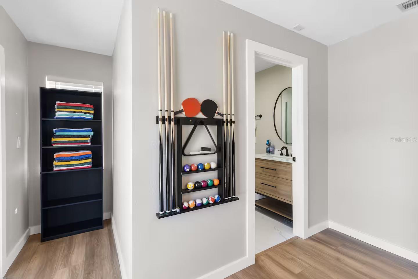 Listing photo id 12 for 824 Seabreeze Drive