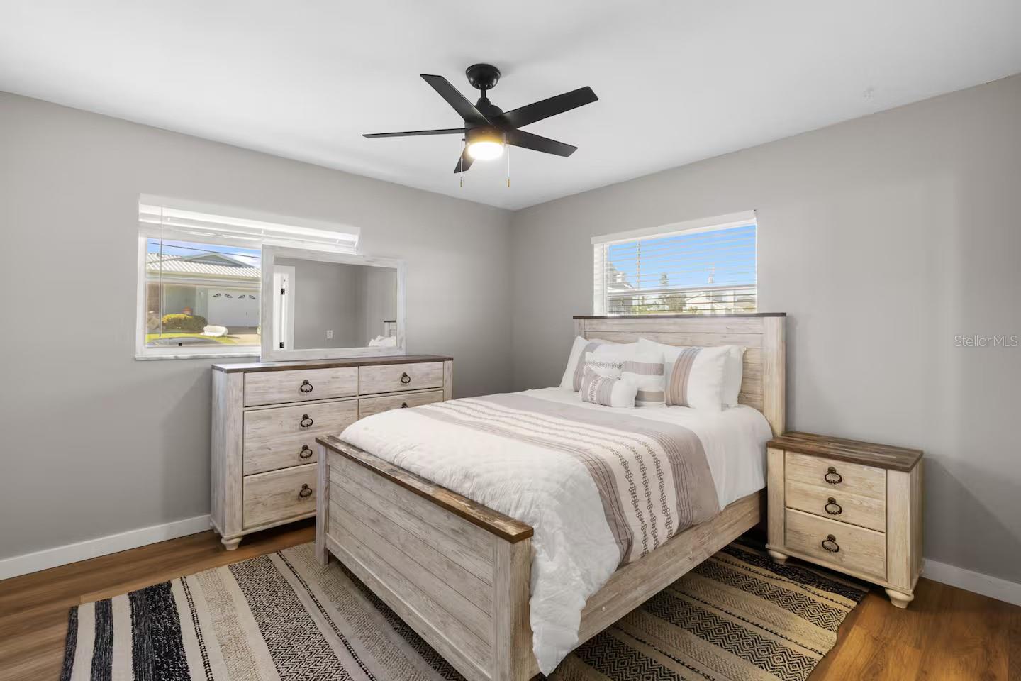 Listing photo id 13 for 824 Seabreeze Drive