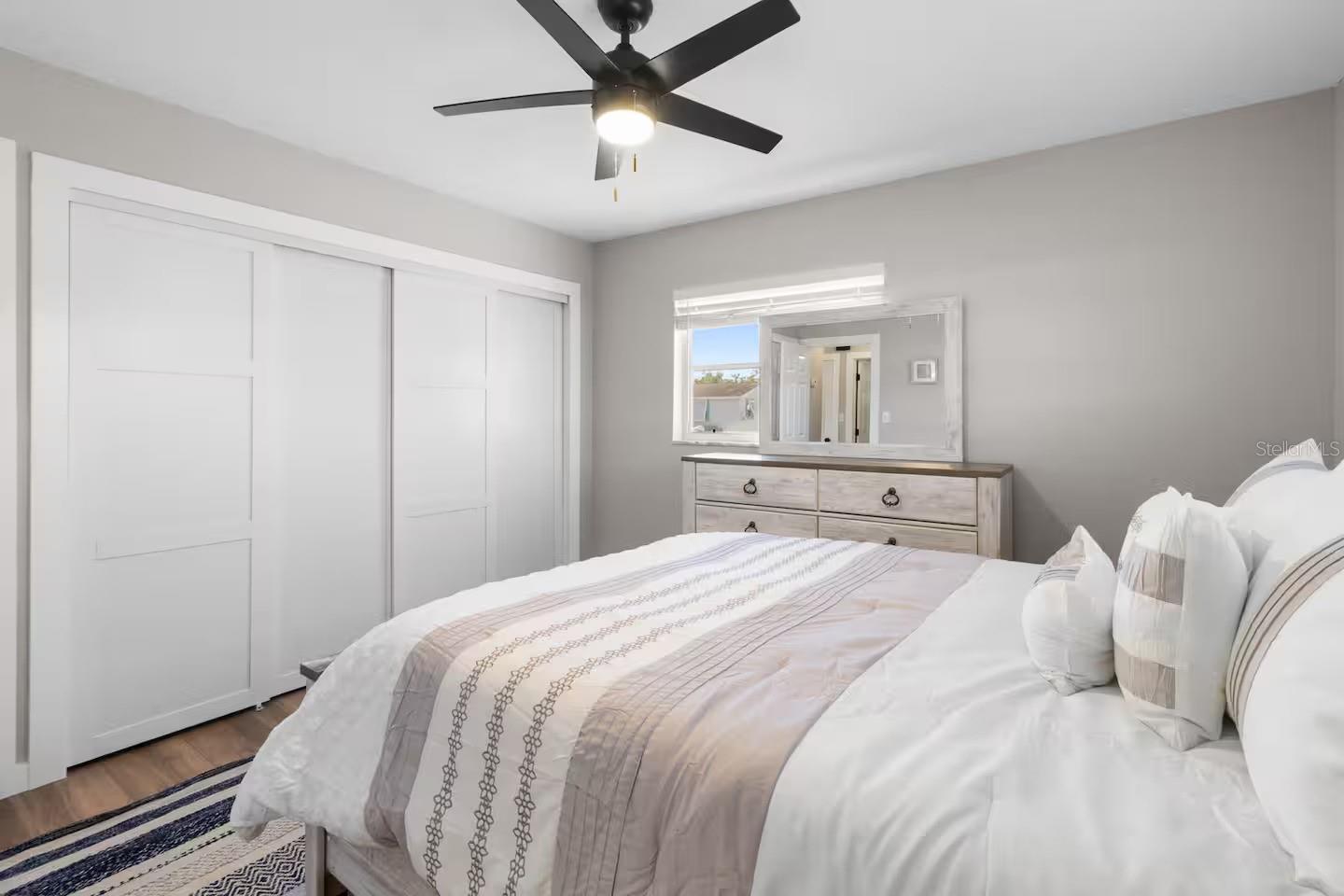 Listing photo id 14 for 824 Seabreeze Drive