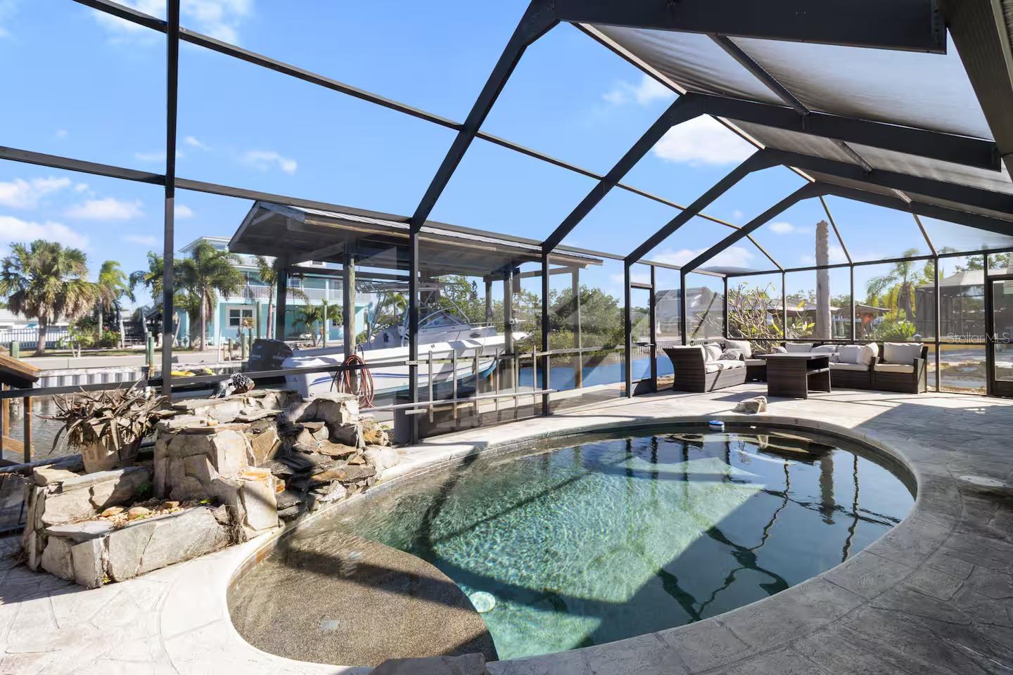 Listing photo id 0 for 824 Seabreeze Drive