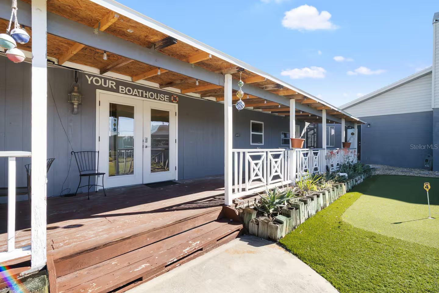 Listing photo id 20 for 824 Seabreeze Drive