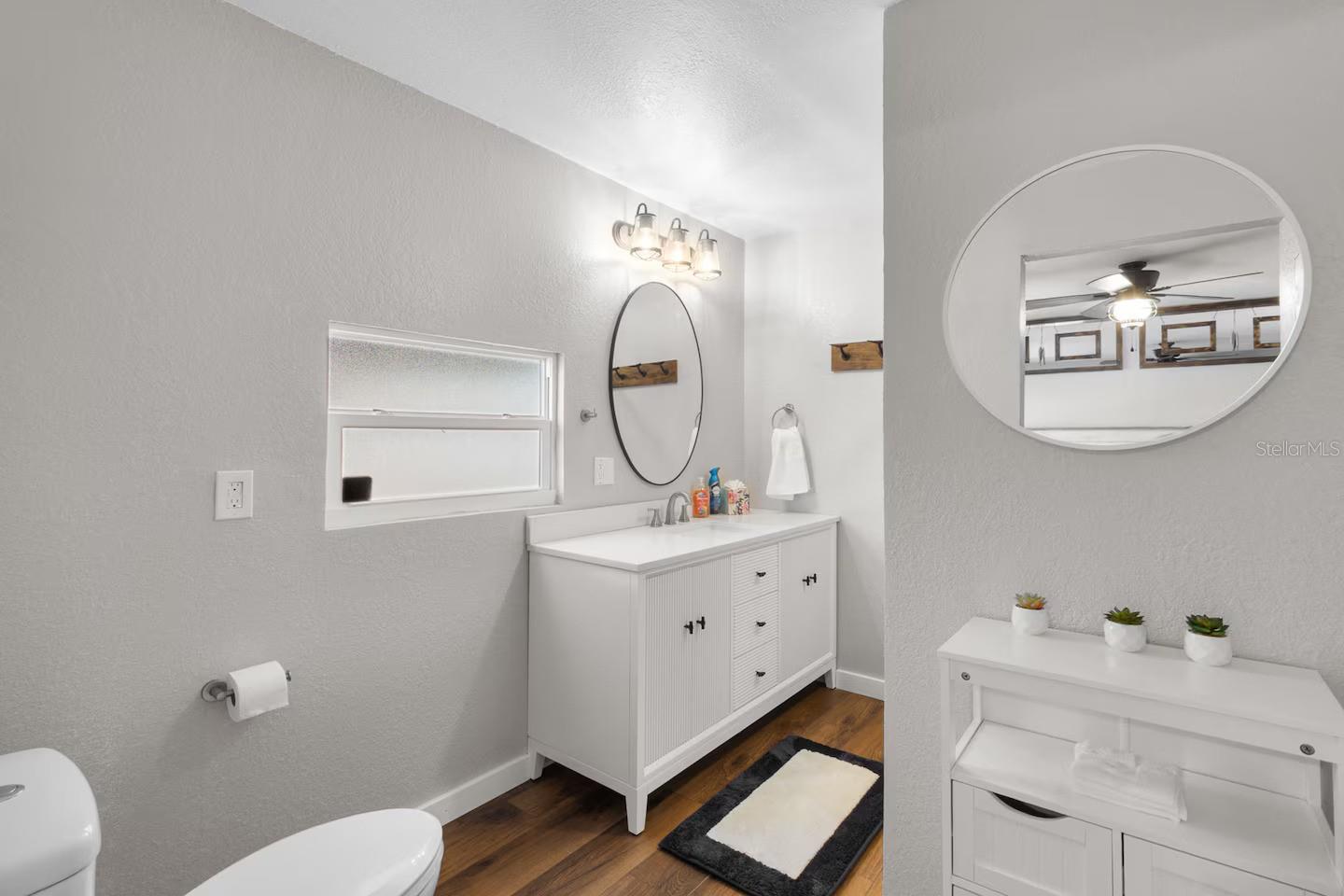 Listing photo id 24 for 824 Seabreeze Drive