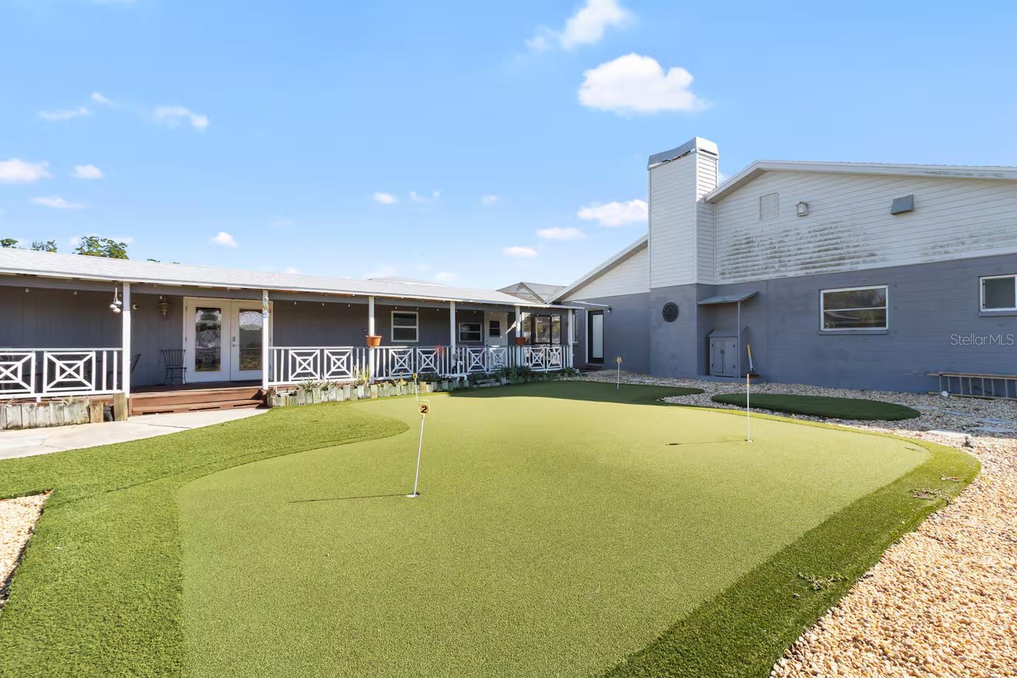 Listing photo id 1 for 824 Seabreeze Drive