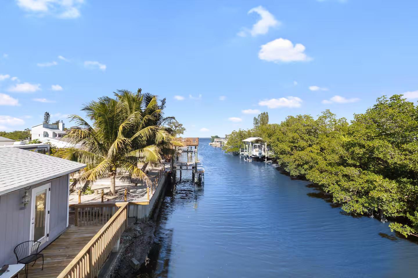 Listing photo id 29 for 824 Seabreeze Drive