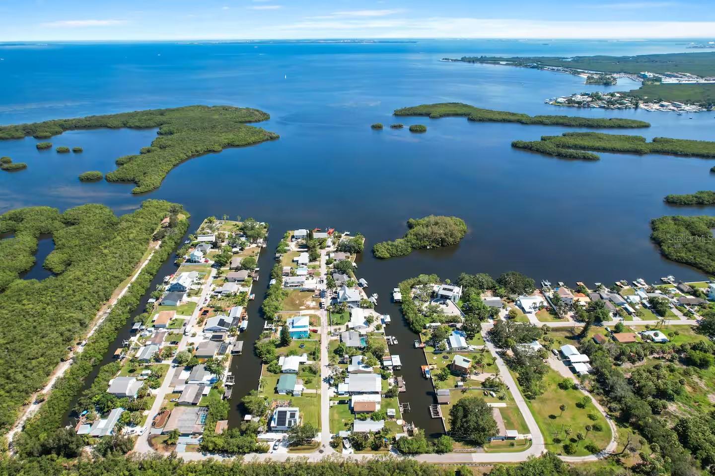 Listing photo id 30 for 824 Seabreeze Drive