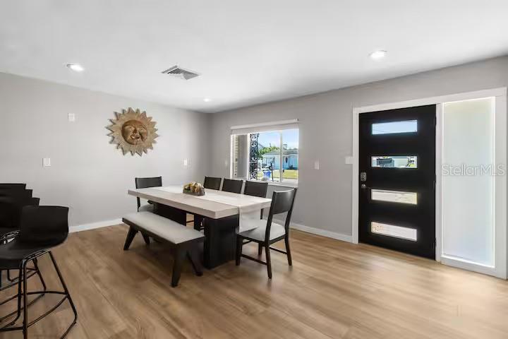 Listing photo id 5 for 824 Seabreeze Drive