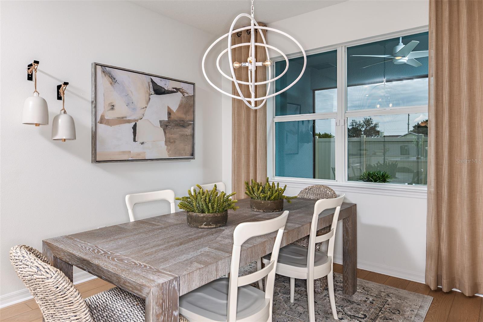 Image 6 of 31 For 9839 Crescent Moon Drive